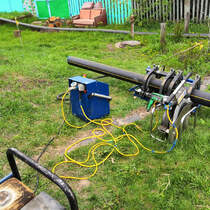 Свариваем полиэтиленовые трубы встык